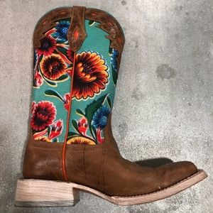 Women's Ariat boots